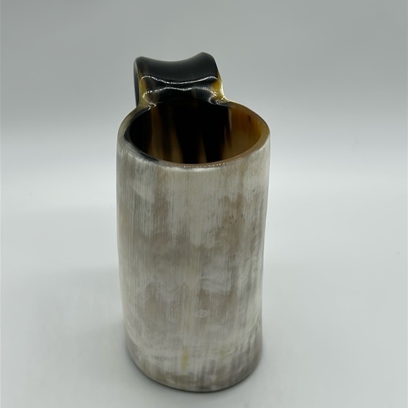 2505- Beige and Black Viking Drinking Horn Mug NWT - Picture 3 of 8